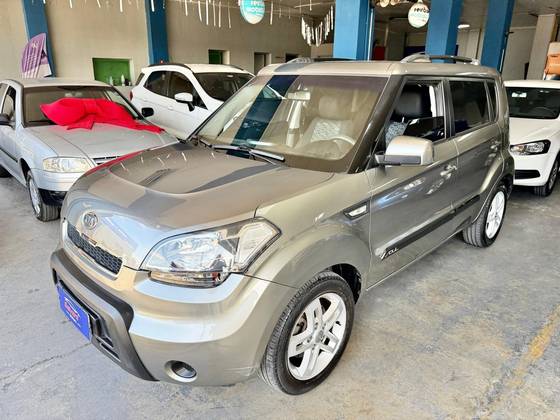 KIA SOUL 1.6 EX 16V FLEX 4P MANUAL KIA SOUL 1.6 EX 16V FLEX 4P MANUAL